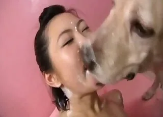 Zoo Addicted Woman Gives Beast A Blowjob